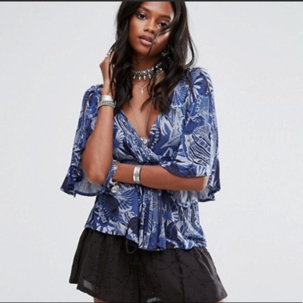 Free People | Amour Blue Cold Shoulder Top Size S